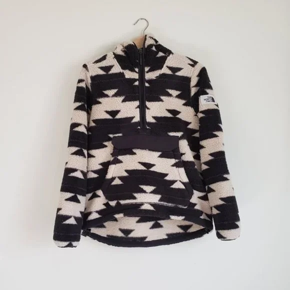 North face campshire geo print hot sale